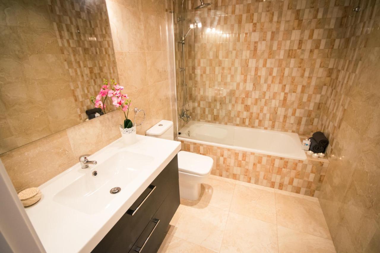 Holidays2Malaga Heredia 3 bedroom opposite Malaga Port Málaga Exterior foto